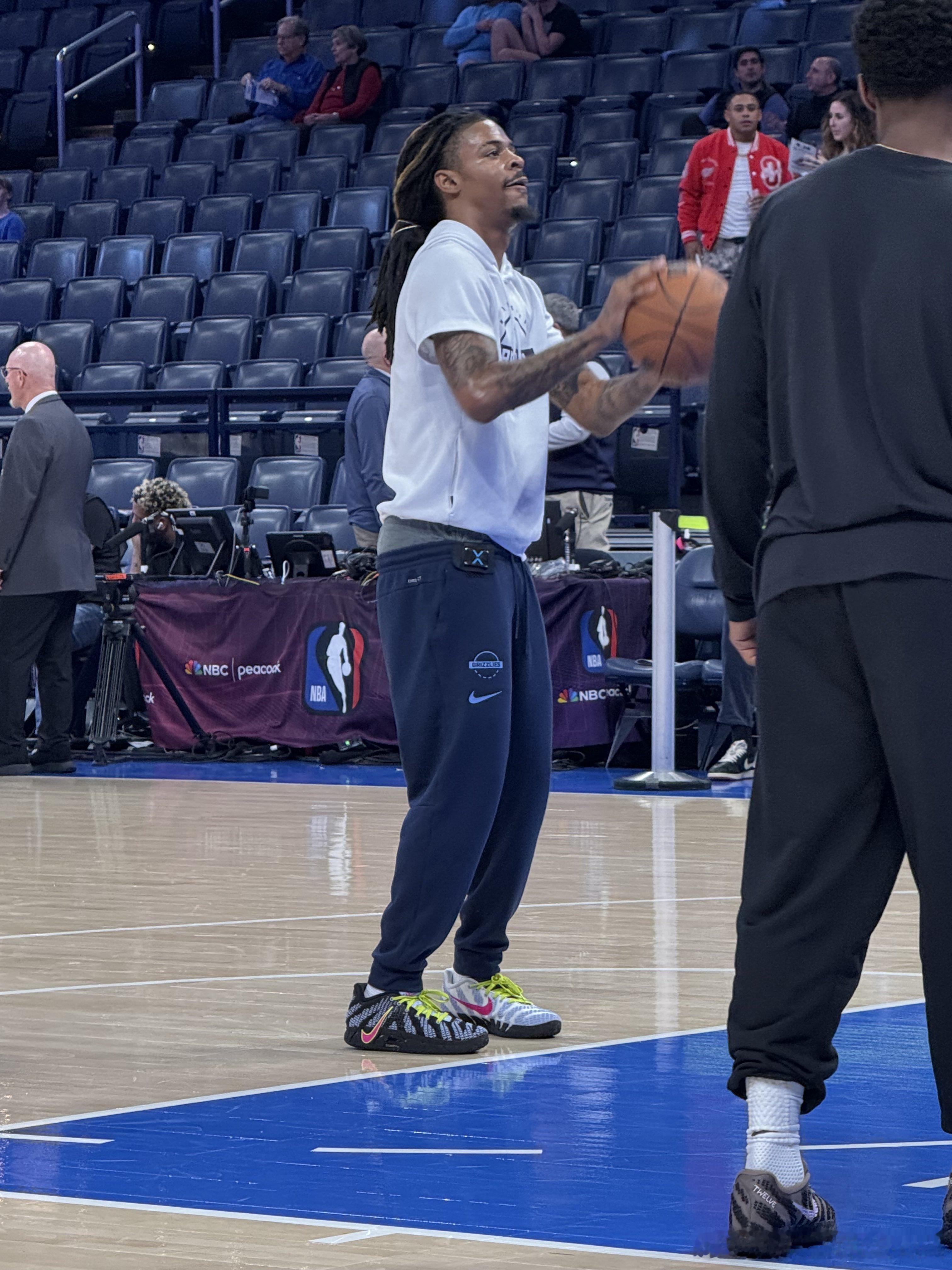 莫兰特开始训练，不久就要复出了。