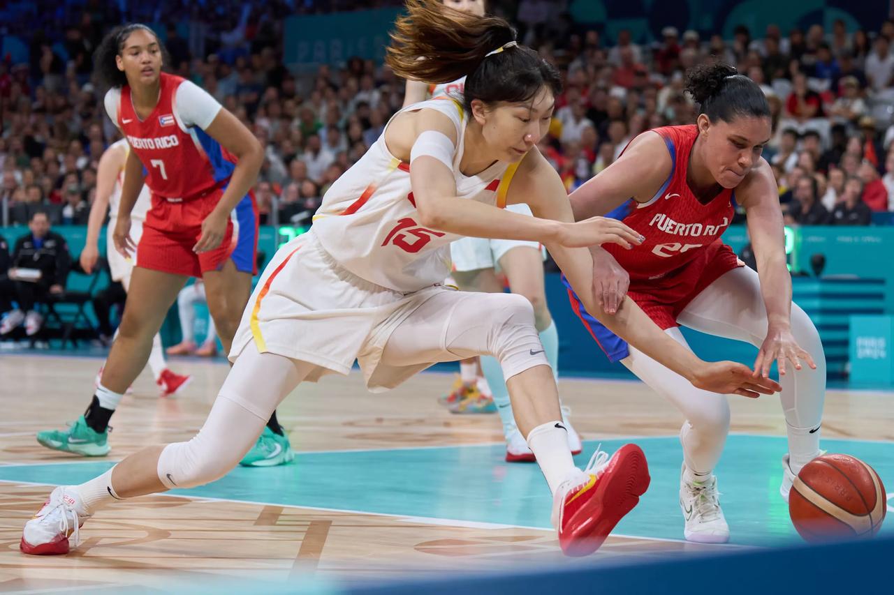 中国女篮目前还有谁能去WNBA？

答案只有一个：韩旭。
韩旭还年轻，实力也很强