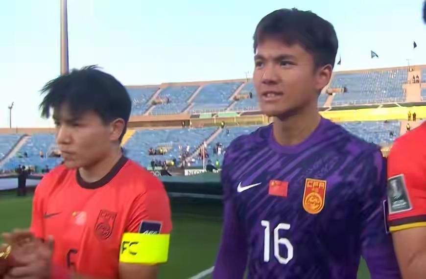 门神李昊有如“天神下凡”，多次上演神奇扑救，力保中国队球门不失，中国U23国足0