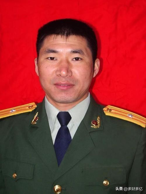 眉山铁血男儿！扎根边境缉毒17年，用生命守住国门🔥
 
白建刚，男，四川眉山市