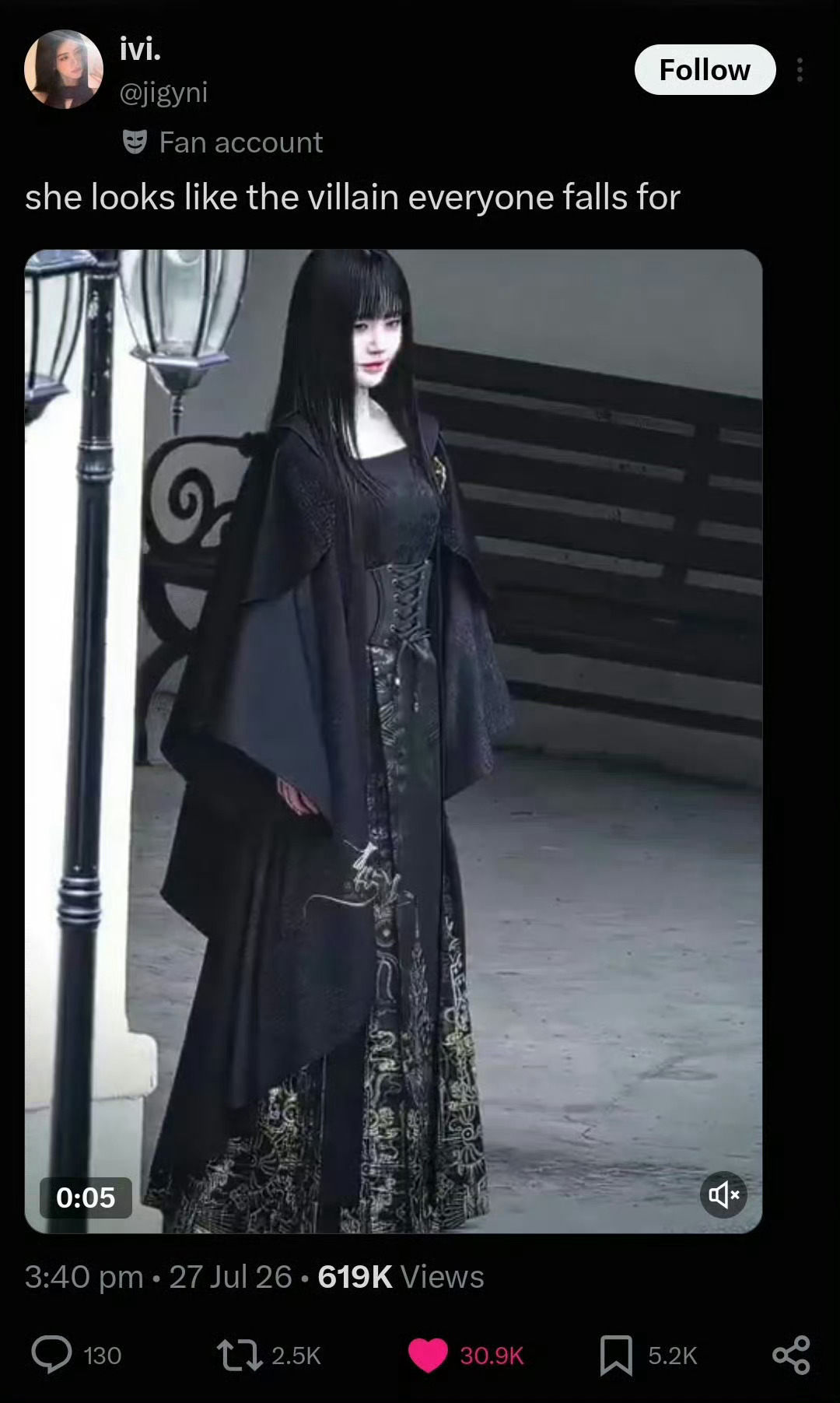 鞠婧祎万花世界黑长直恶女妆造型在外网也被关注了，肉眼可见的路透火爆！！！ 