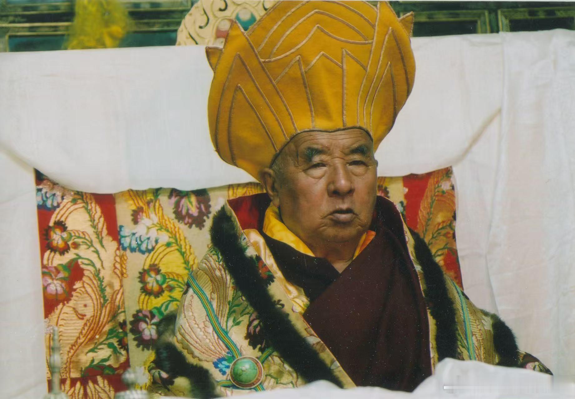 传法，是点燃一盏灯，照亮自己，也照亮他人。  愿我们追随智者的足迹：在言教中深思