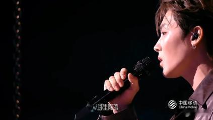 侯明昊 好听 侯明昊唱歌简直太好听了，就像一杯香醇的美酒，越品越有味道！他的声音