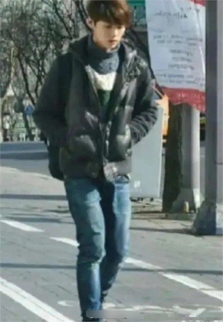 据说，这是鹿晗被星探发现之前的状态。如果我是星探，我也找他 ​​​