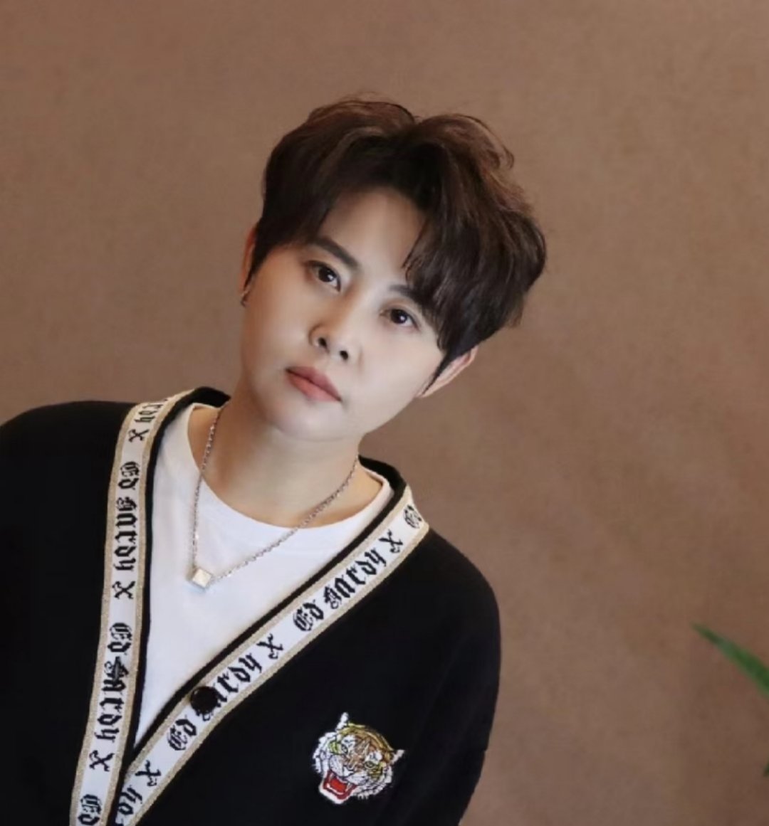 冰上王者转型超成功，专业又接地气，用直白有趣的方式讲体育，让更多人看懂短道速滑。