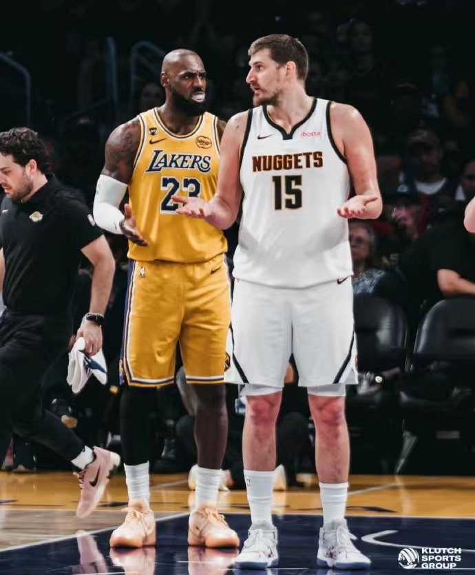 进入季后赛前冲刺阶段。注入信念，首轮湖人不碰掘金。 