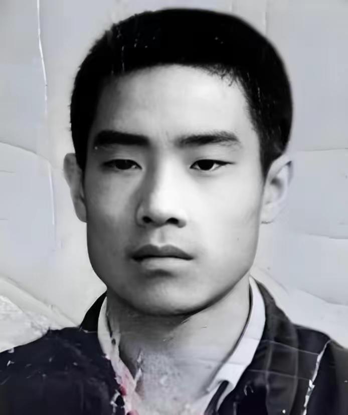 1983年，天色阴沉，朱德元帅的孙子朱国华，被执行死刑，枪决后第二天，朱德元帅的