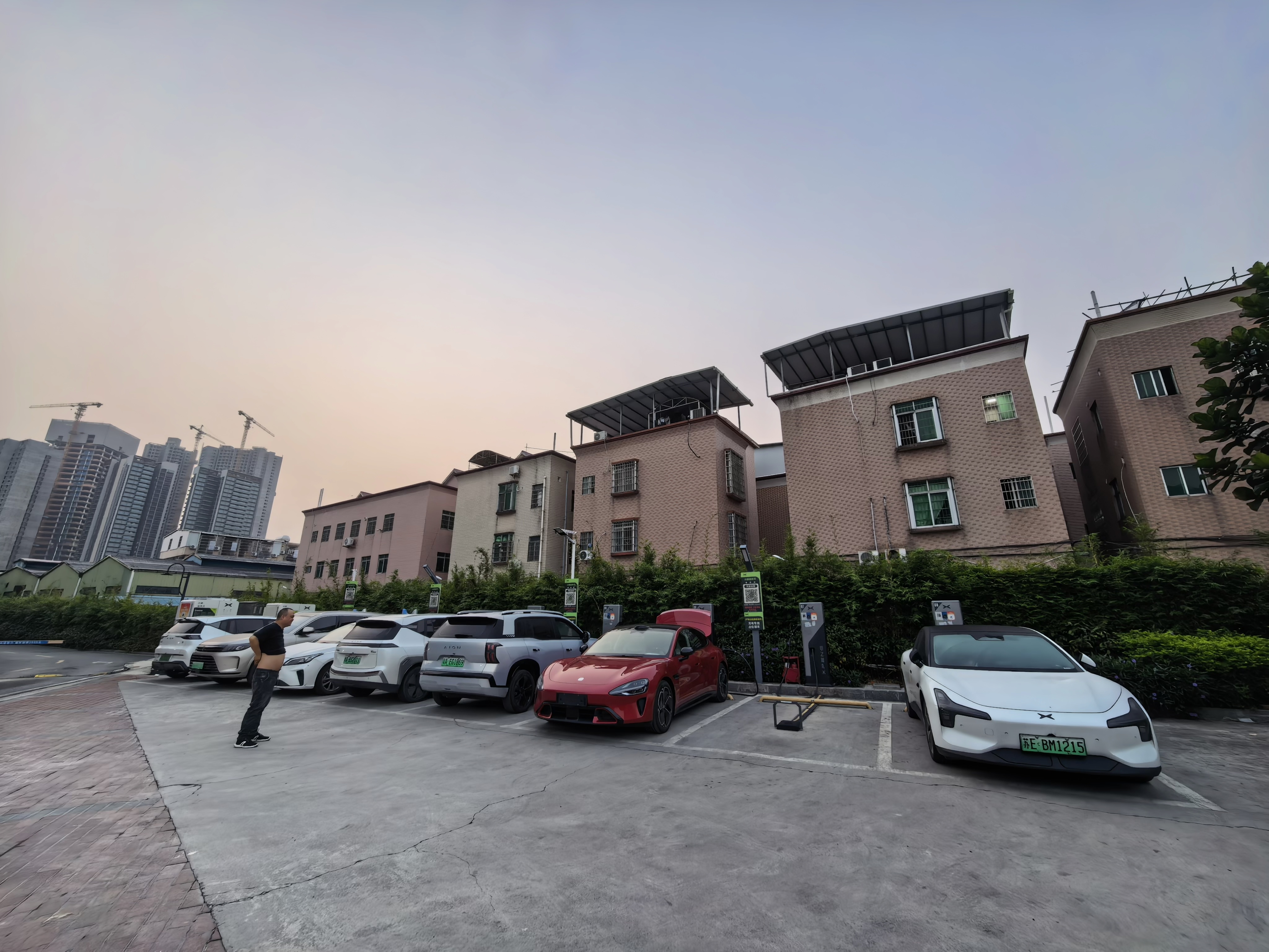 凌晨5点就起来了好困。 