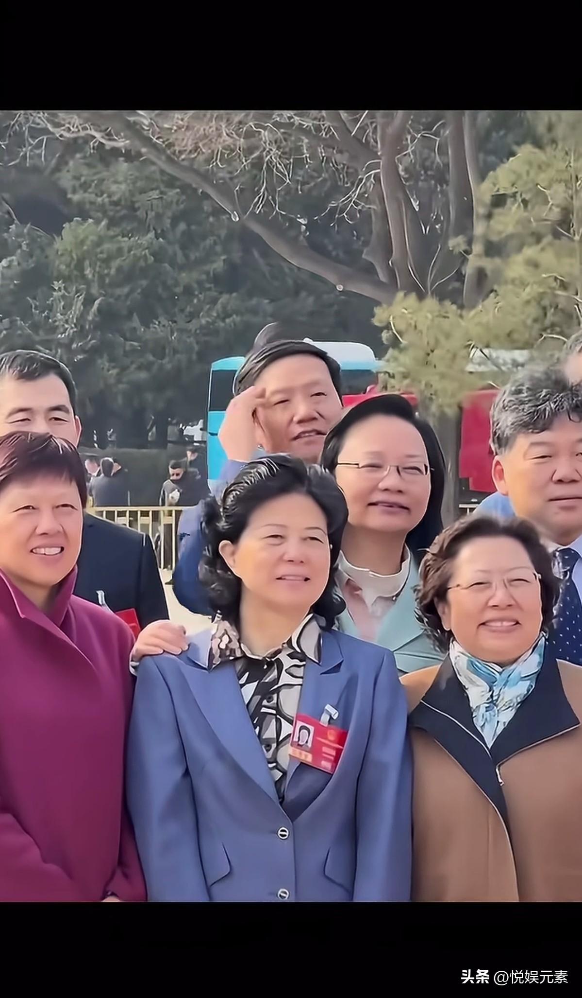 这年头，踏实干实事的，不如会说话的。
​有些人天天争“C”位、炒人设，做事却啥也