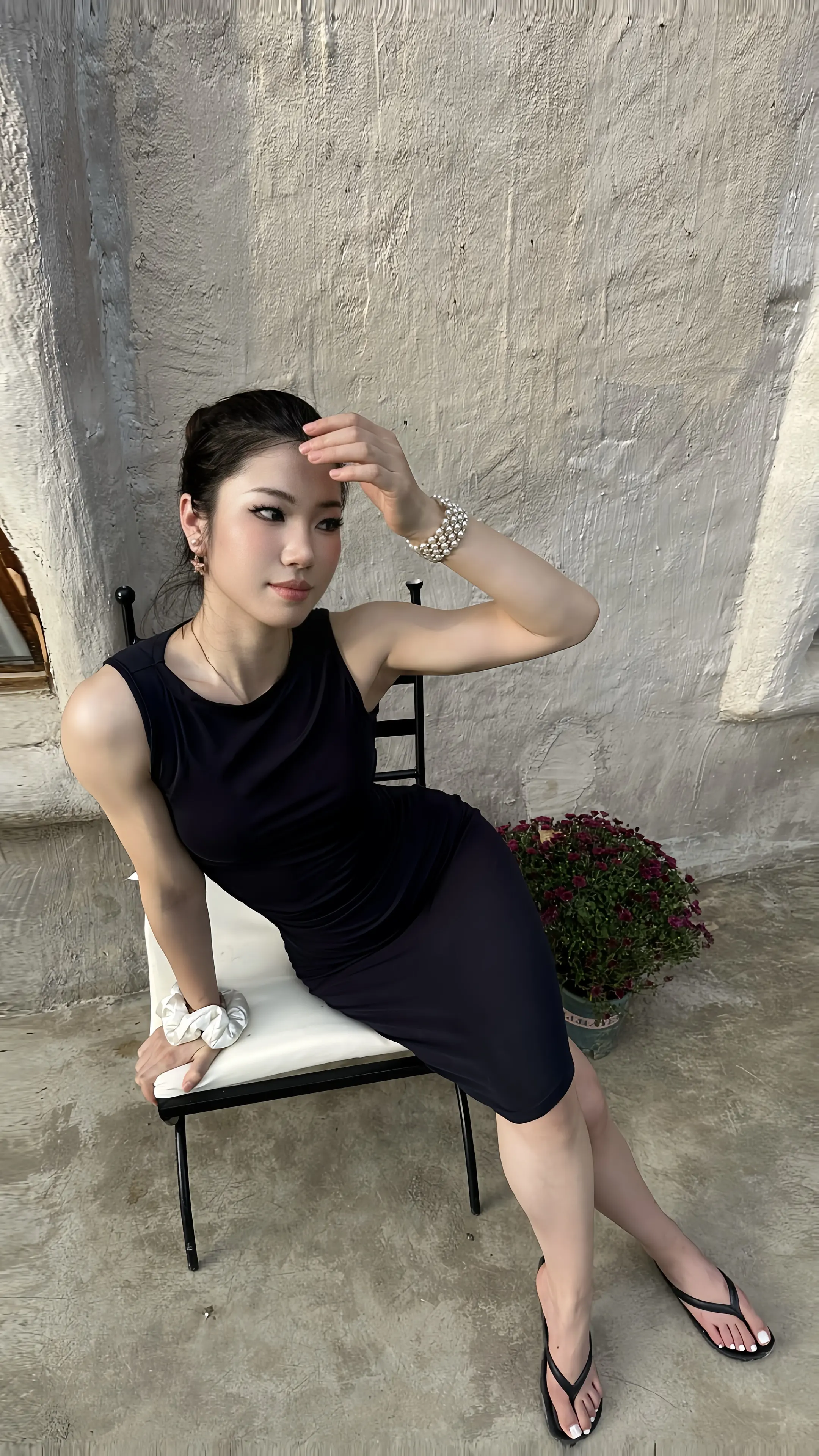 肌肉女拍照就这样不经意展示。.