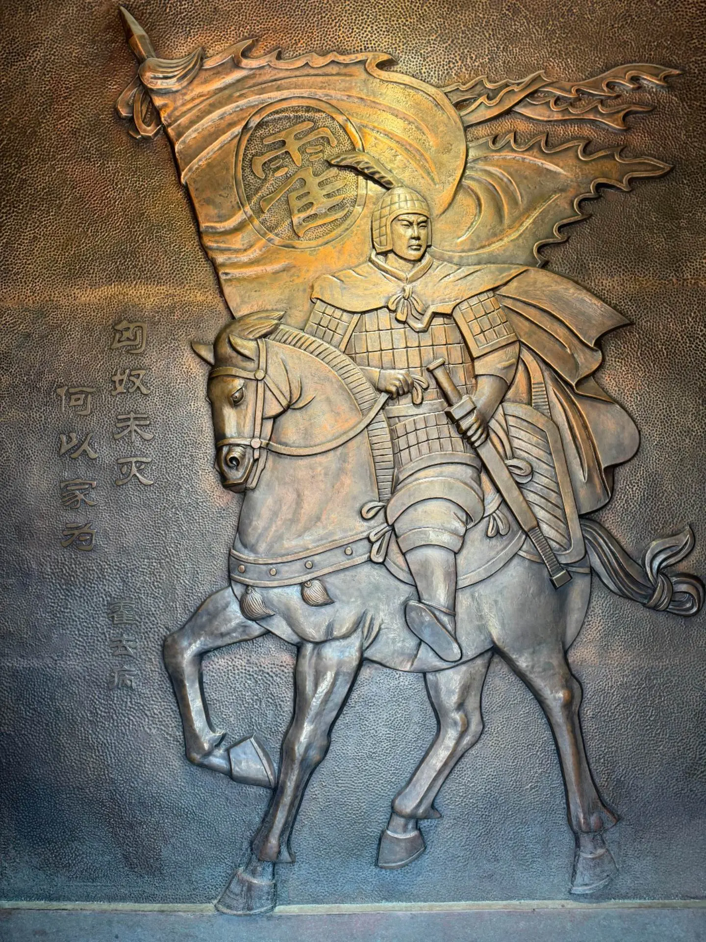 小时候一直以为他是看病出名的