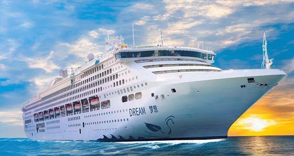 游轮载着时光慢慢走，看海、发呆、等日落，风是自由的，我也是