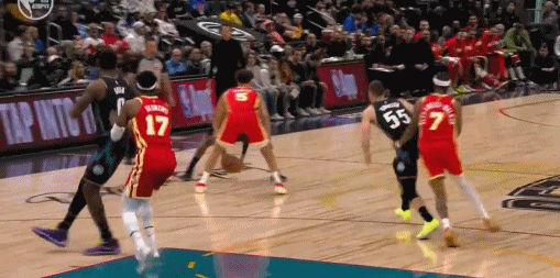 汤普森兄弟是不是NBA有史以来身体天赋最好的一对亲兄弟！
看看奥萨尔汤普森这个空