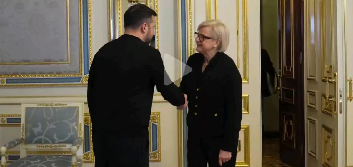 《费加罗报》报道，当地时间7日，法国国防部宣布，法国武装部队装备采购／退伍军人事