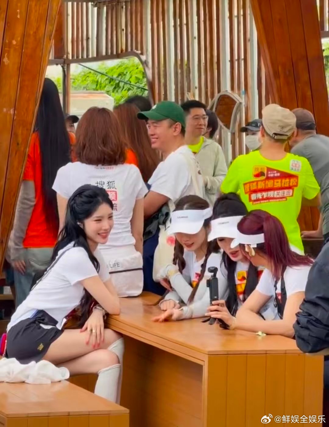 戴萌许杨玉琢曾可妮戴燕妮同框戴萌许杨玉琢曾可妮戴燕妮热聊没想到能在马拉松看到四位