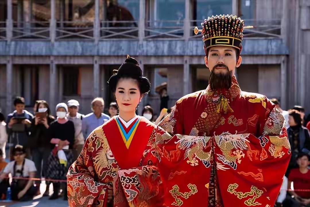 琉球国在我国历史记载里能追溯到一千四百年前的隋朝。隋炀帝杨广前期积极进取，大力开