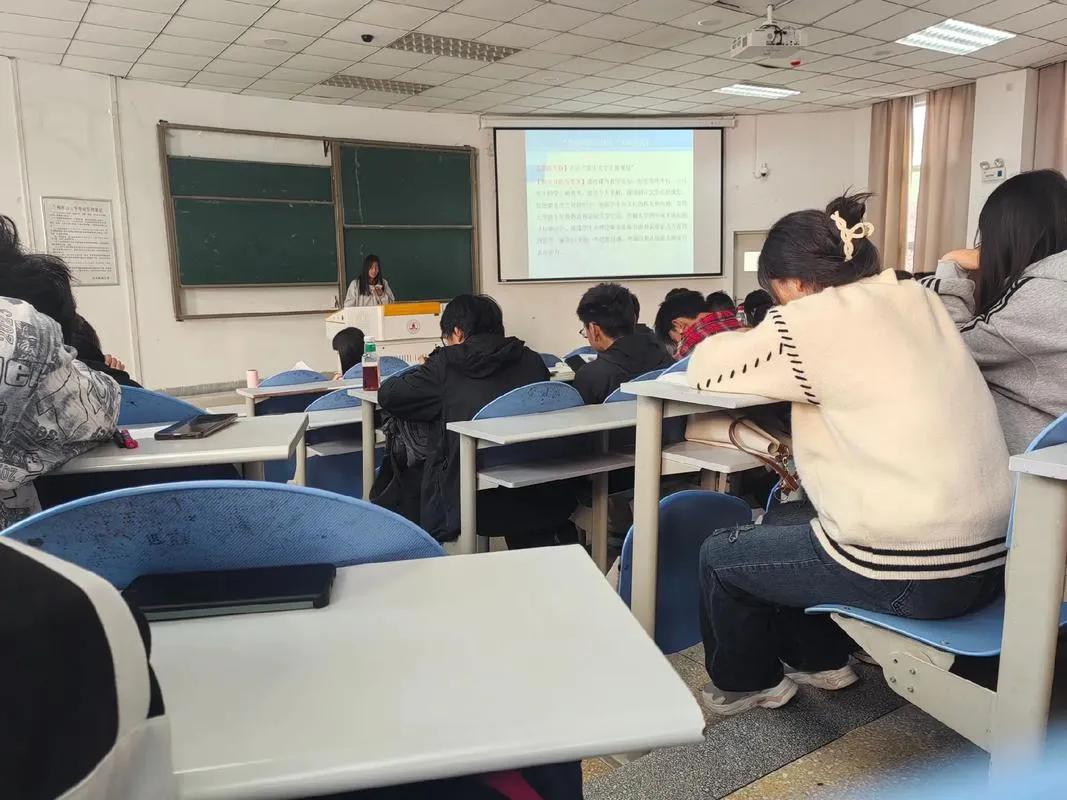 学校和家长的立场是不一样的，家长越早有这个意识，你们家娃就越健康。家长的目标是孩