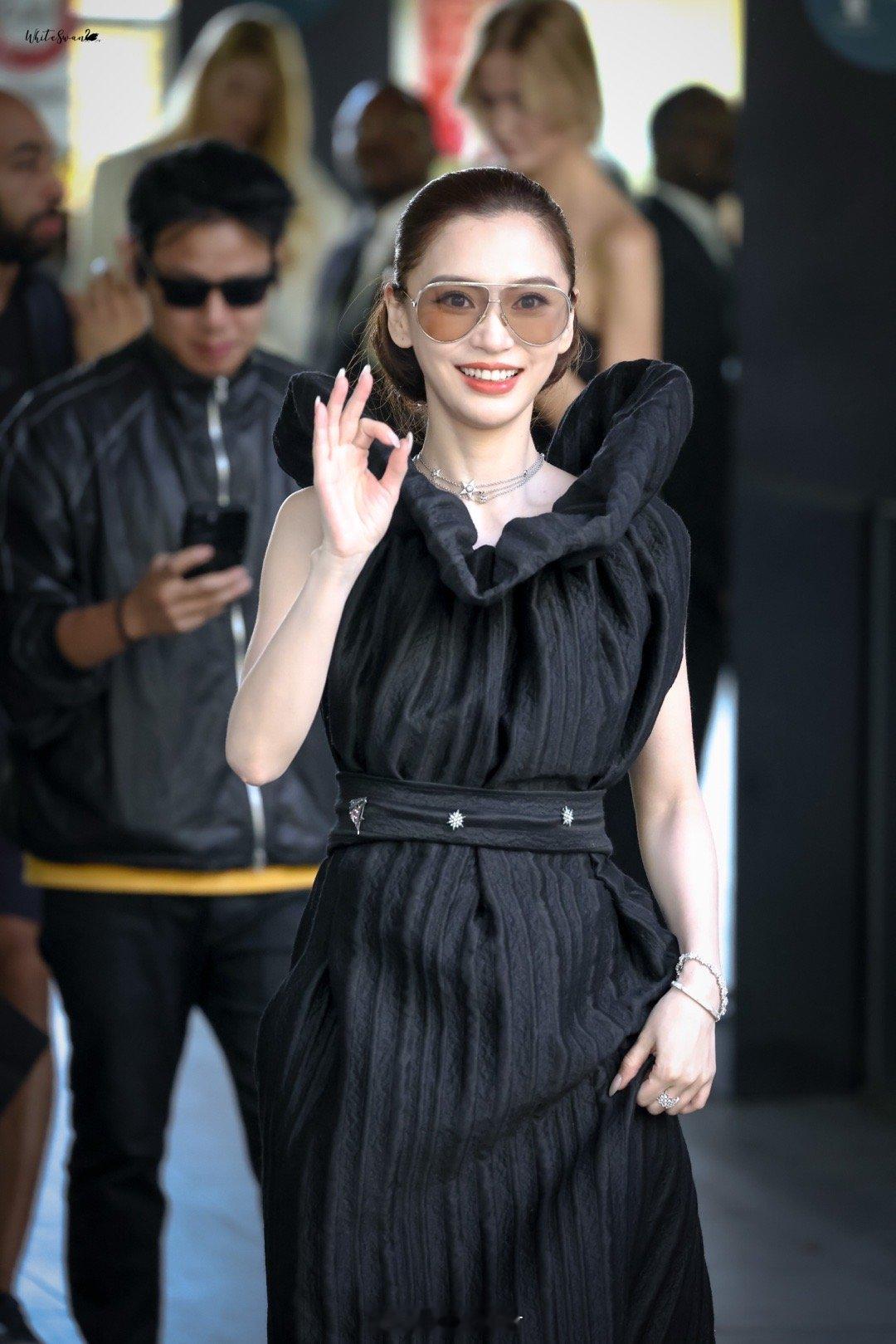 Angelababy[舔屏][锦鲤附体][锦鲤附体][锦鲤附体][锦鲤附体][爱