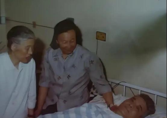 1986年，临终前的邓稼先向中央提交了一份建议书，指出全球核弹理论已接近极限，未