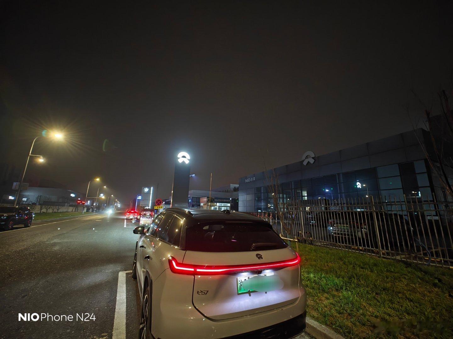 处理事故真的耽误时间，这会儿我已经自己把这台受伤的蔚来es7送到了蔚来常州薛家服