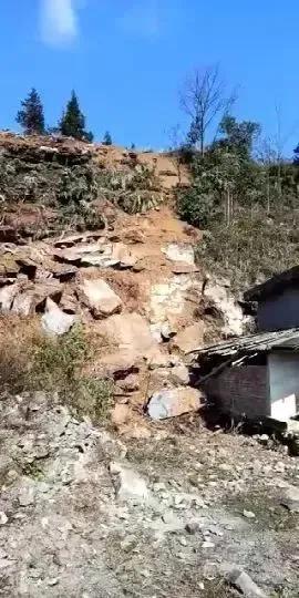 兴文县凌晨遭遇4.5级地震，各方迅速响应确保安全

2024年10月10日凌晨1