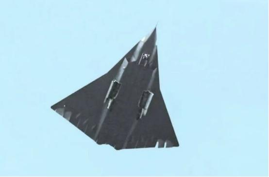 如果“歼-36”等新一代作战飞机已经进入空中加油测试阶段，就意味着它所处的发展阶