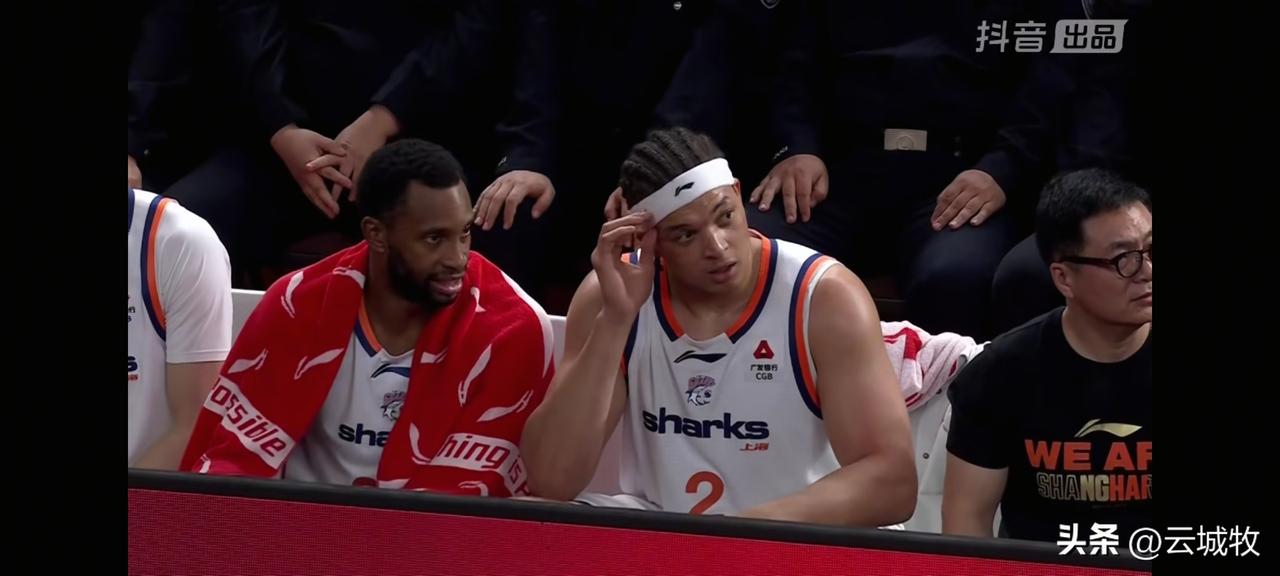 恕我直言，今晚山西男篮主场赢不下上海男篮，两队实力差距不是一般的大！
虽然山西男