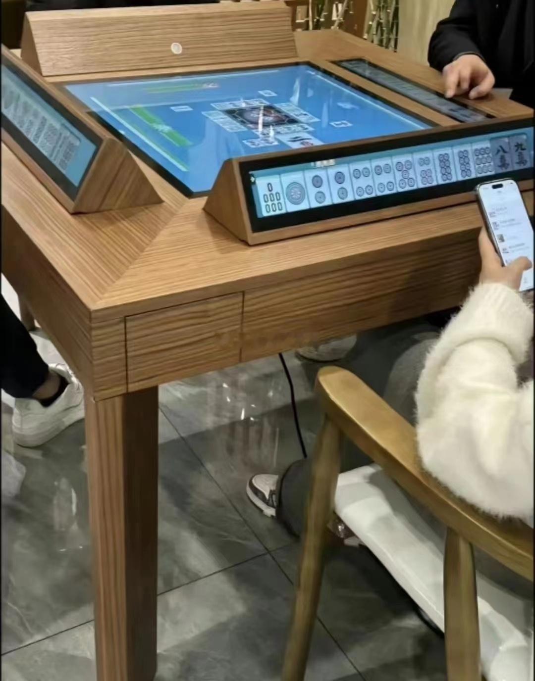 麻将都开始玩液晶屏了？？？海阔试车超话