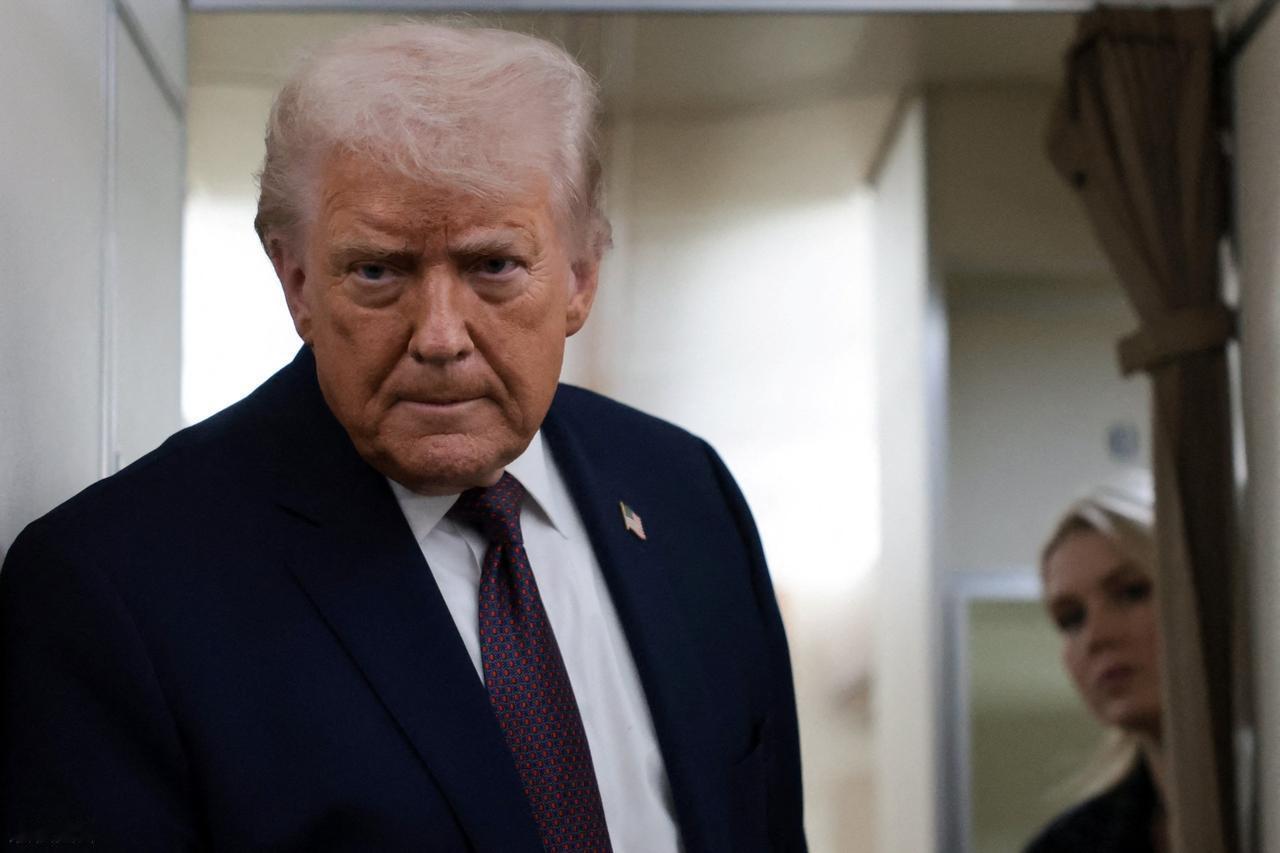 特朗普又给俄乌“拱火”了！
近日，泽连斯基突然宣布：“已与特朗普达成了一项具有战