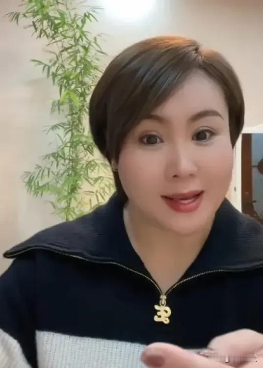 乡村爱情扮演者刘能儿子，王亮大过年给后妈穿小鞋，开专场，原来明星背后也是家长里短