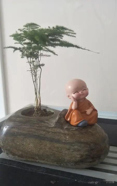 普通人最通透的活法 凡事看淡万事随缘
小区有对夫妻整天吵架，老婆嫌老公工资低，老