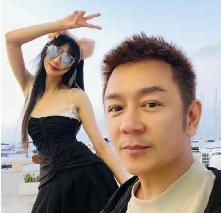 陈浩民夫妇滞留阿联酋 因工作赴阿却遇局势突变，航班取消滞留当地，蒋丽莎感慨和平珍