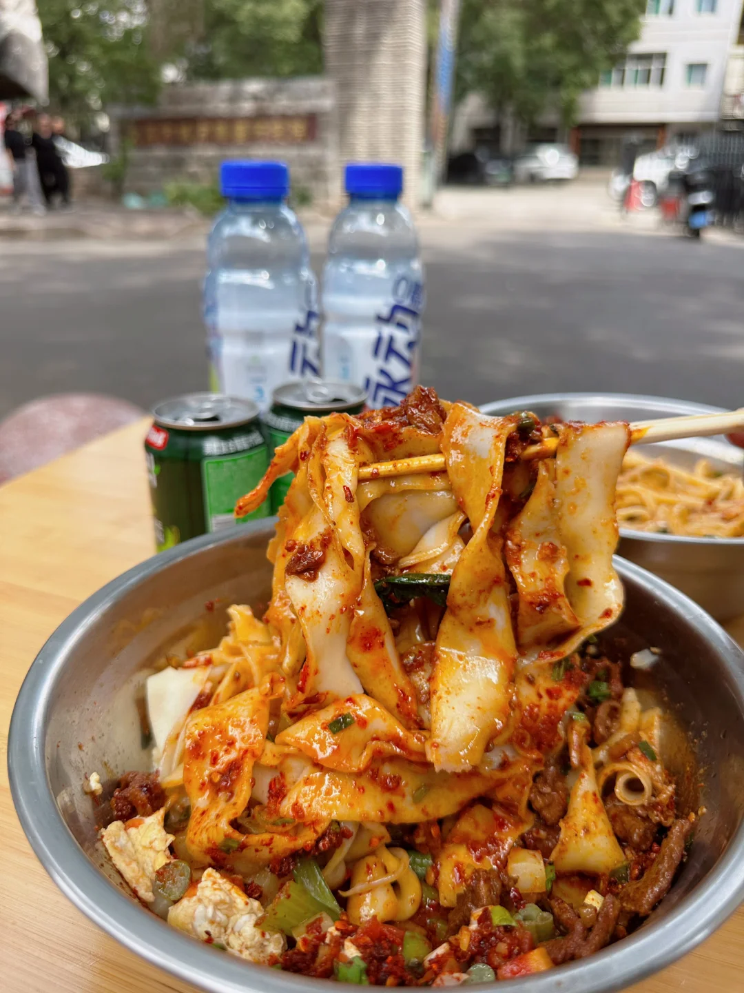 太原老军营跌碗油泼面🍜现扯现泼油香亖谁啊