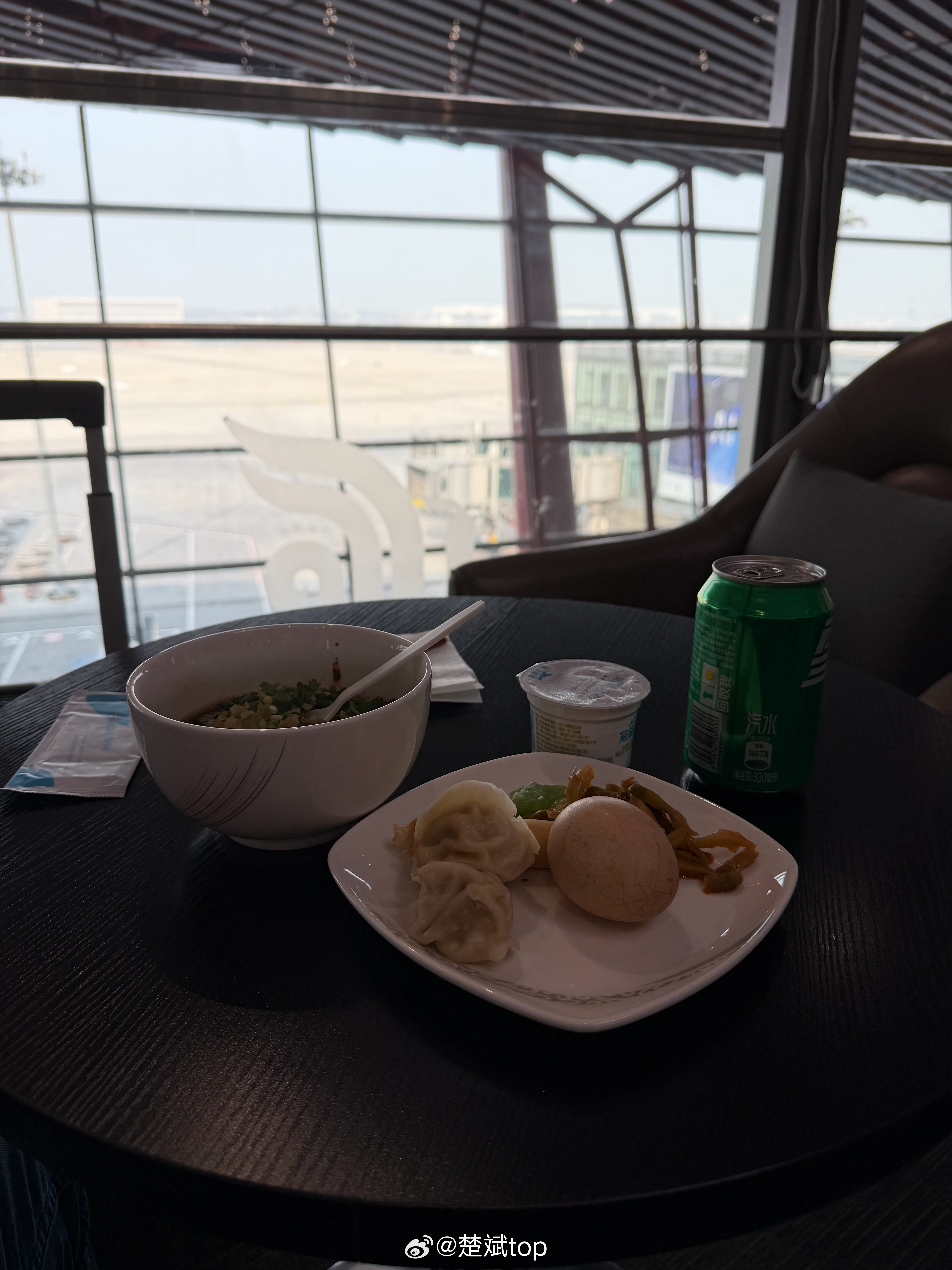 回来了，还是国内的饭好吃 