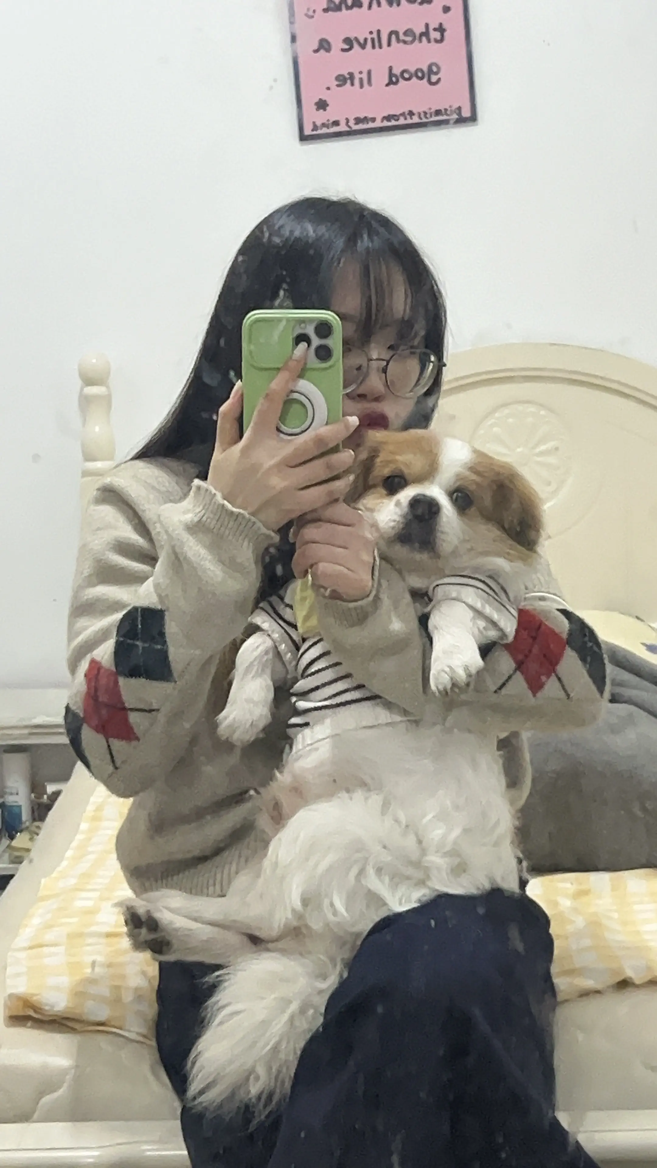 只要和你靠在一起就会很甜蜜。