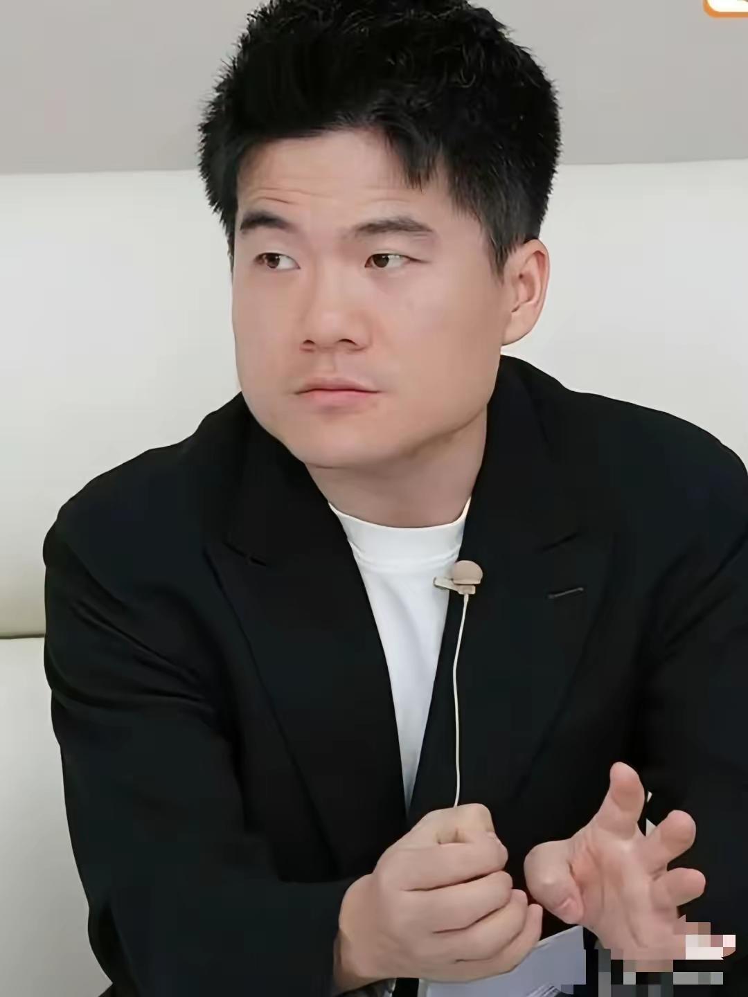 果然姜还是老的辣！
我妈看了几场董宇辉的直播，
转过头来告诫我：以后找老公，千万