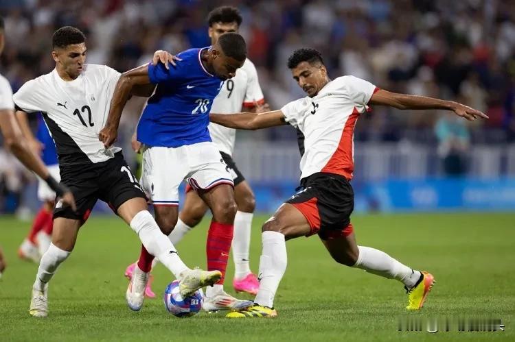 法国🇫🇷3：1埃及🇪🇬，四大有趣的发现

1，非洲球队埃及居然比法国队球