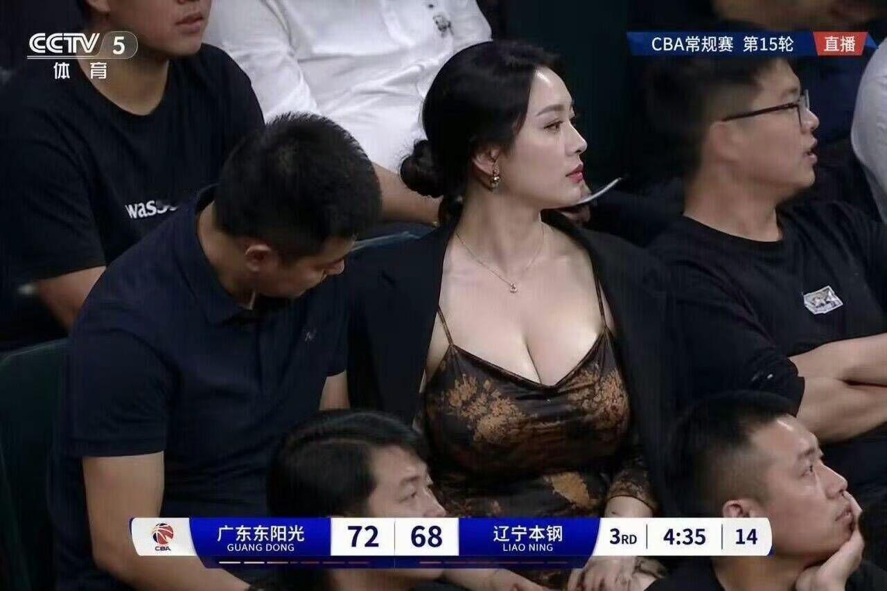 据说这是个新赛道，很多MCN机构都提前做好了这块的专案，参考的是“我在联合国系列