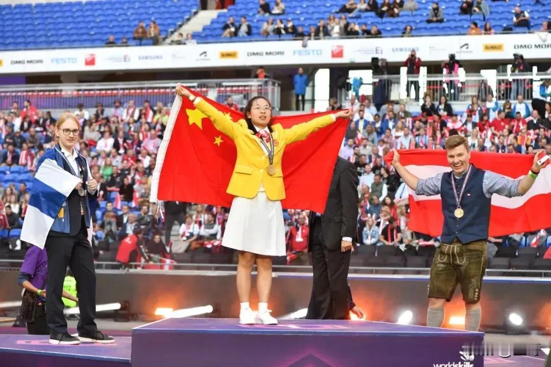 全球仅11席，中国唯一！20岁河南姑娘凭什么站上世界技能之巅？
 
“全球11位