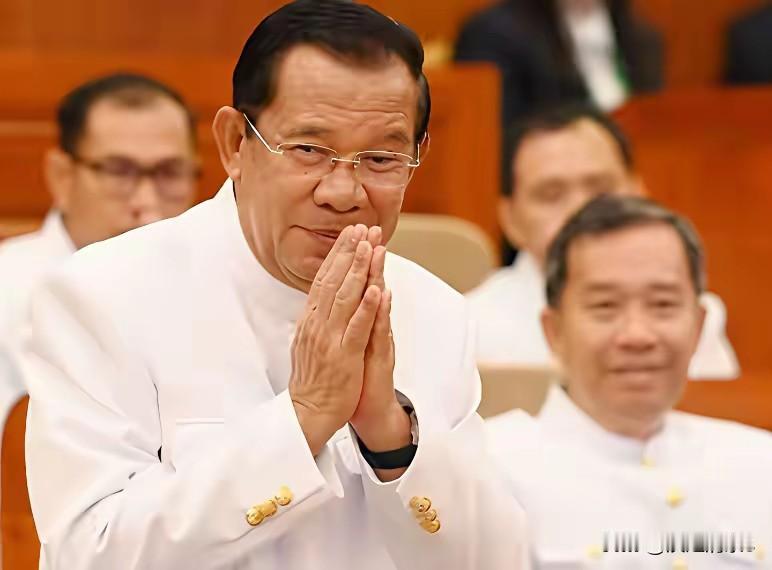 柬埔寨消息！
12月13日，柬埔寨新闻部大臣奈帕德拉发表声明称：泰国出动两架F-