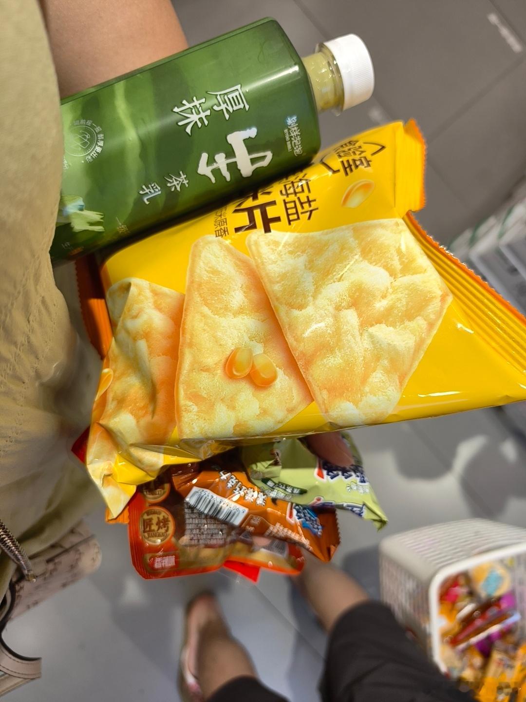 爱上逛零食店 