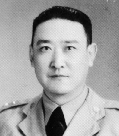 马呈祥拒绝参加新疆和平起义，在出国途中又接到了张治中的挽留电报，马呈祥看完叹了口