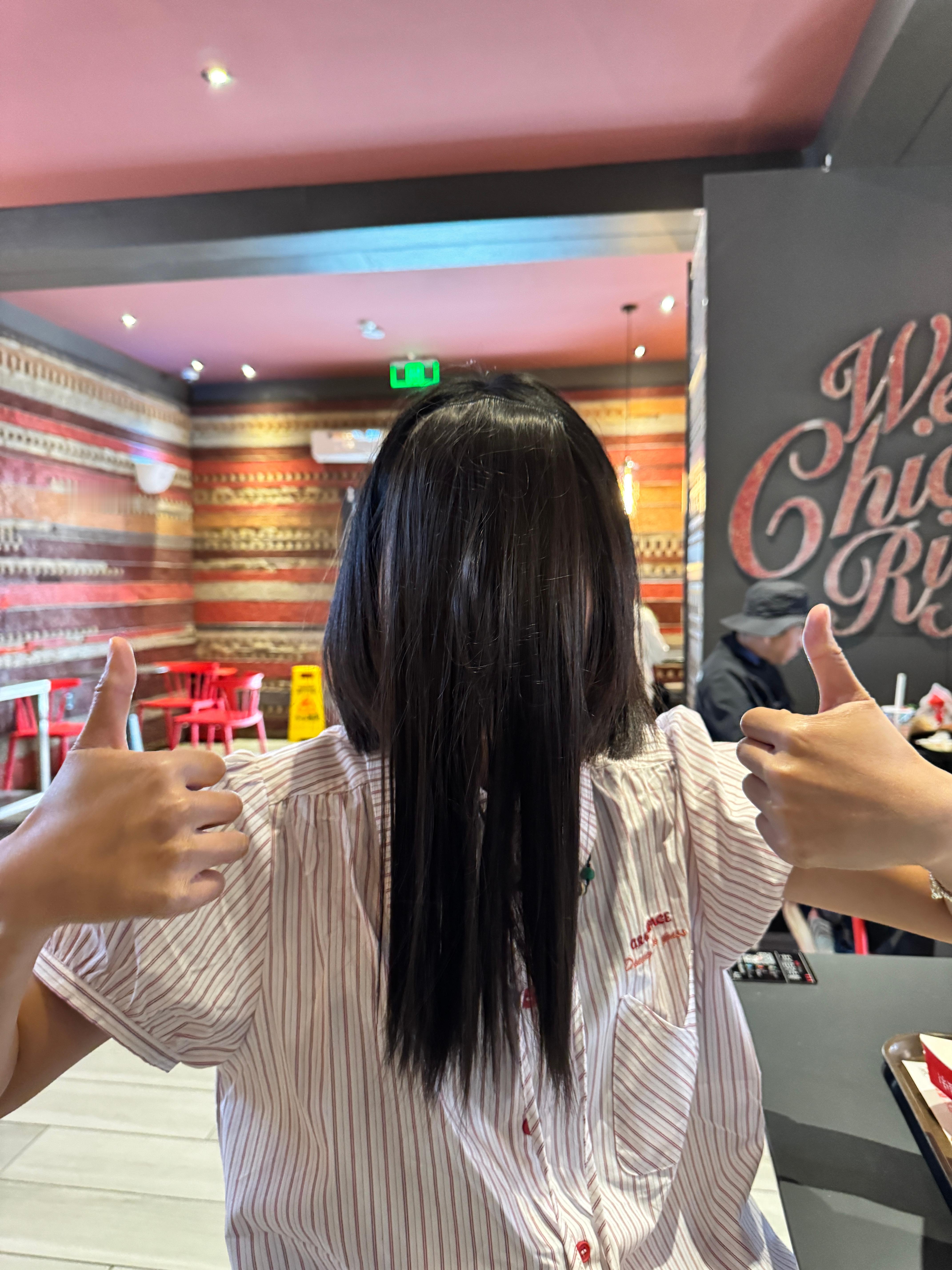 我把假发扎起来了哈哈哈哈哈哈哈哈 ​​​