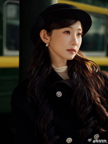 张艺凡我那留洋归来的大小姐张艺凡留洋大小姐 今天的张艺凡是满分复古女孩！贝雷帽和