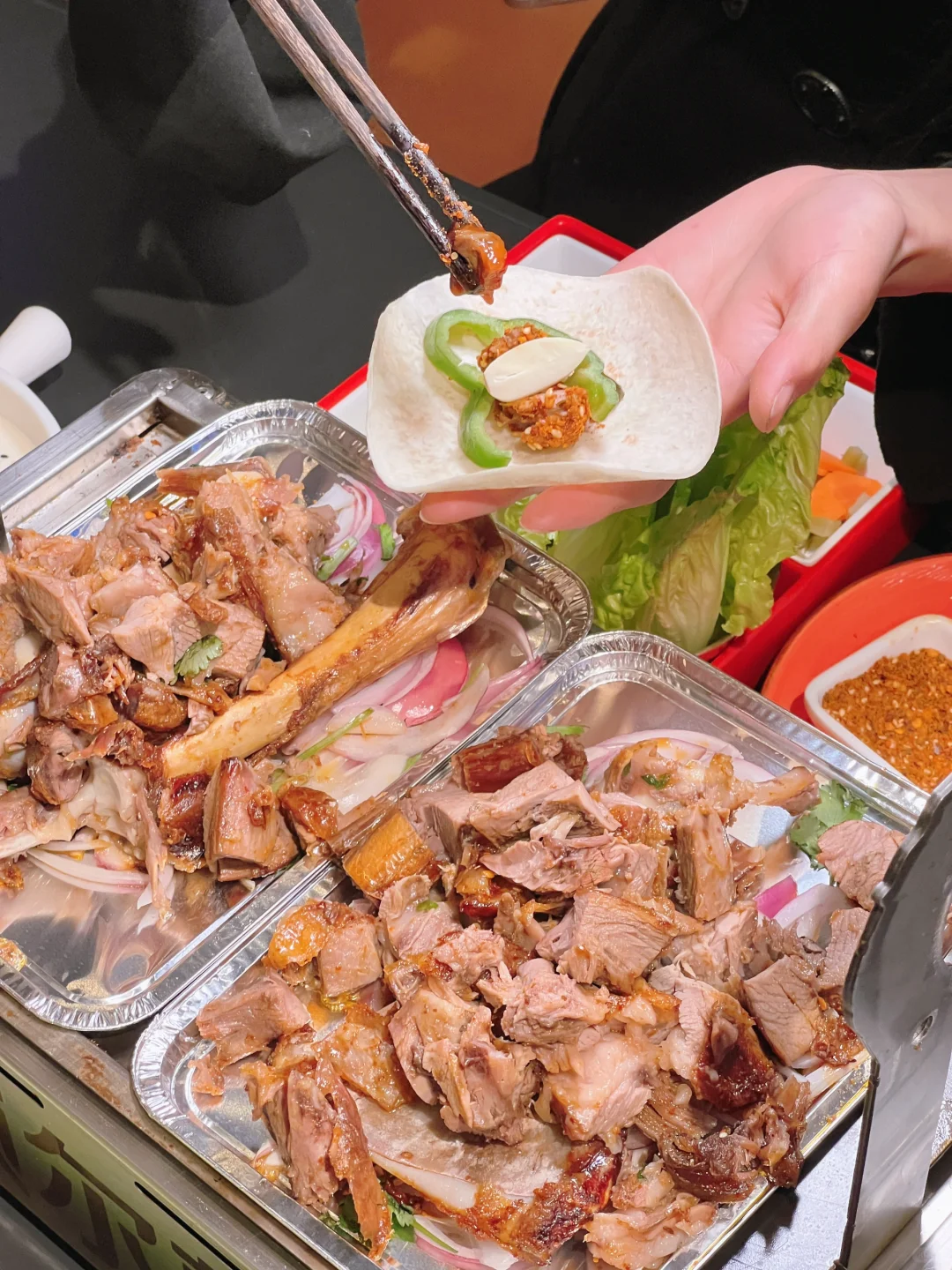 来呼和浩特旅游一定要吃他家烤羊腿