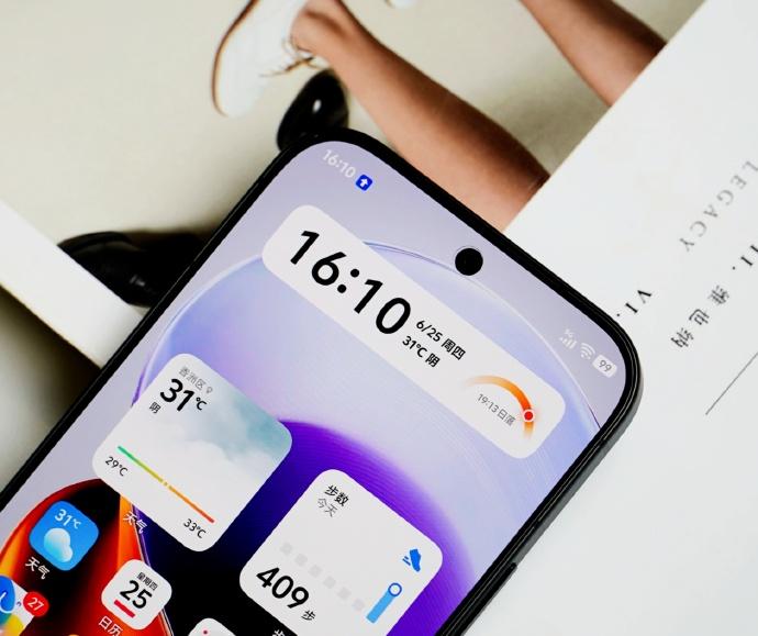 vivo S60 仲夏夜版本真机上手图来啦！“仲夏夜” 这个配色名充满了诗意，和
