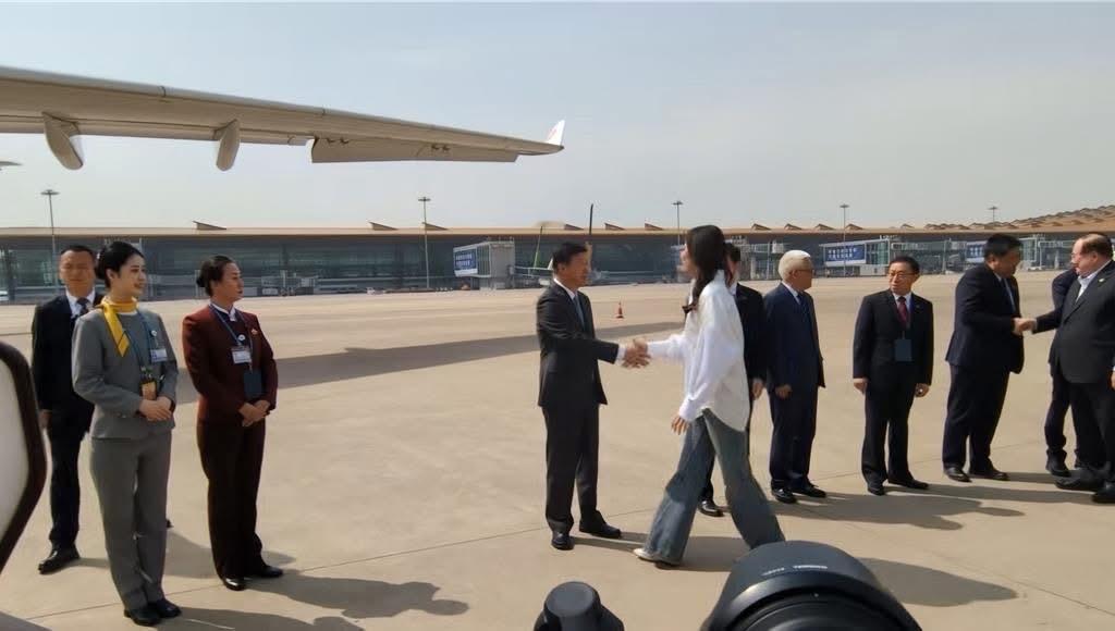 国民党主席郑丽文今（12日）下午圆满结束大陆访问。上午，大陆宣布对台“十项红利政