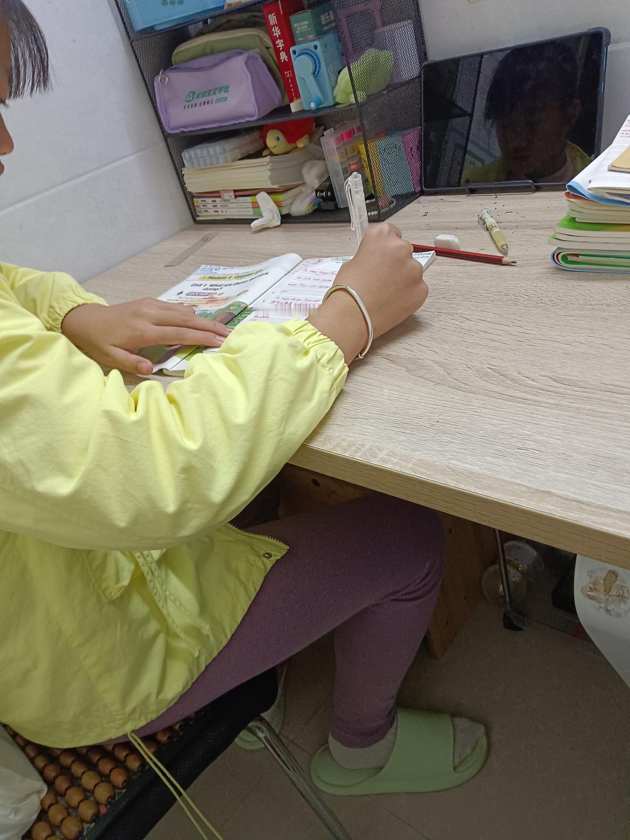 分享我这周有趣的事：今晚真的很想打人，作业不认真，爱顶嘴啊啊啊啊啊啊啊