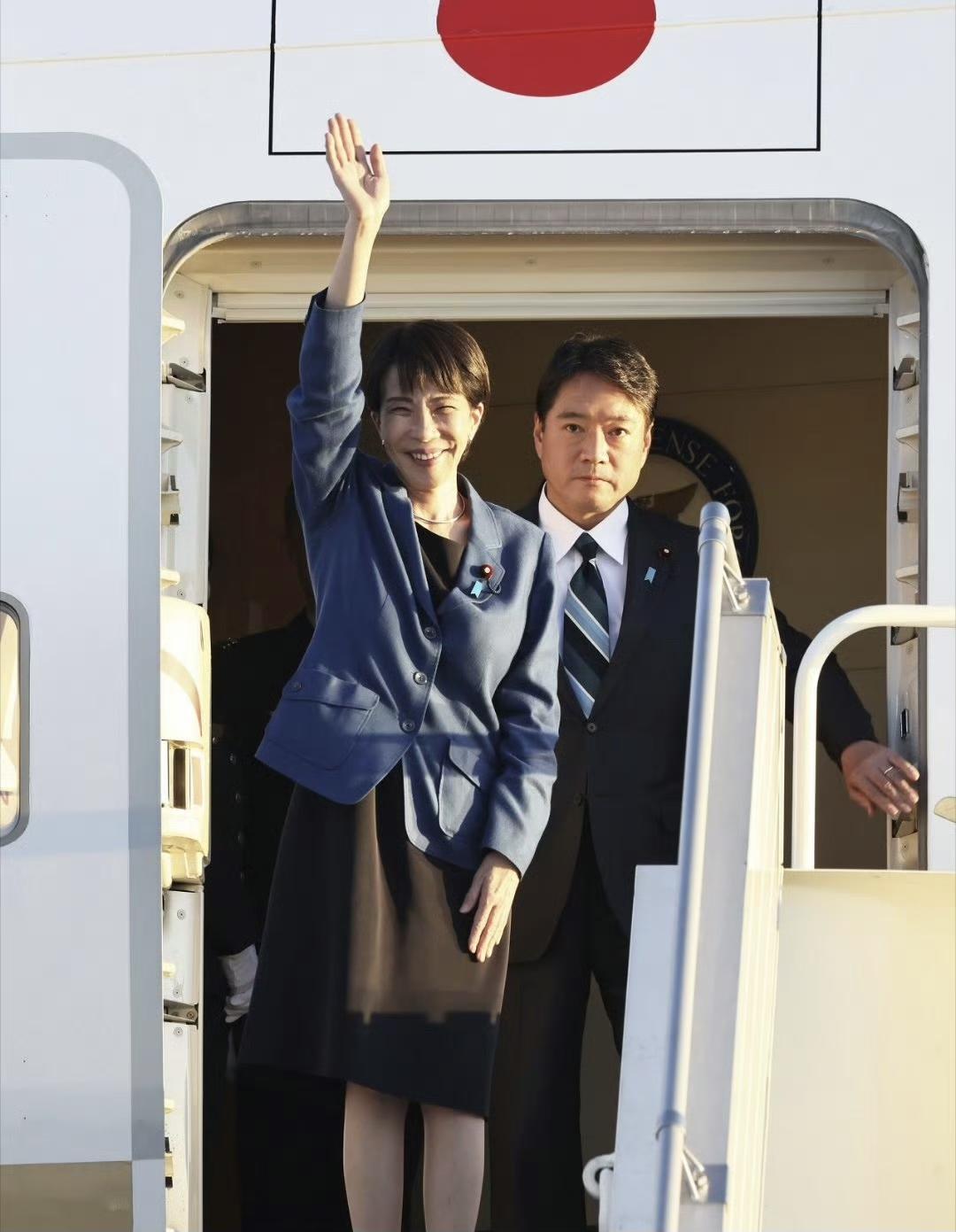 南非约翰内斯堡正在举行20国集团领导人峰会，日本首相也去了，不过这个高市不省心，