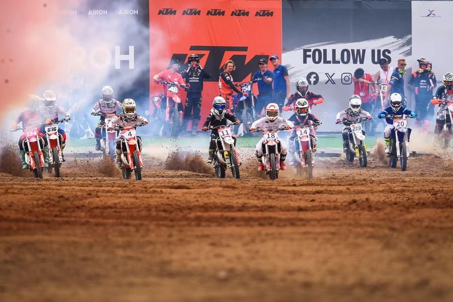 MXGP 车手的一天是怎么过的？比赛周末远比你想象的累
很多人觉得 MXGP 车